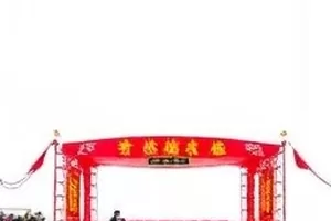 深夜快递柜事件监控片段截图，画面右下角带有十九秒的时间码